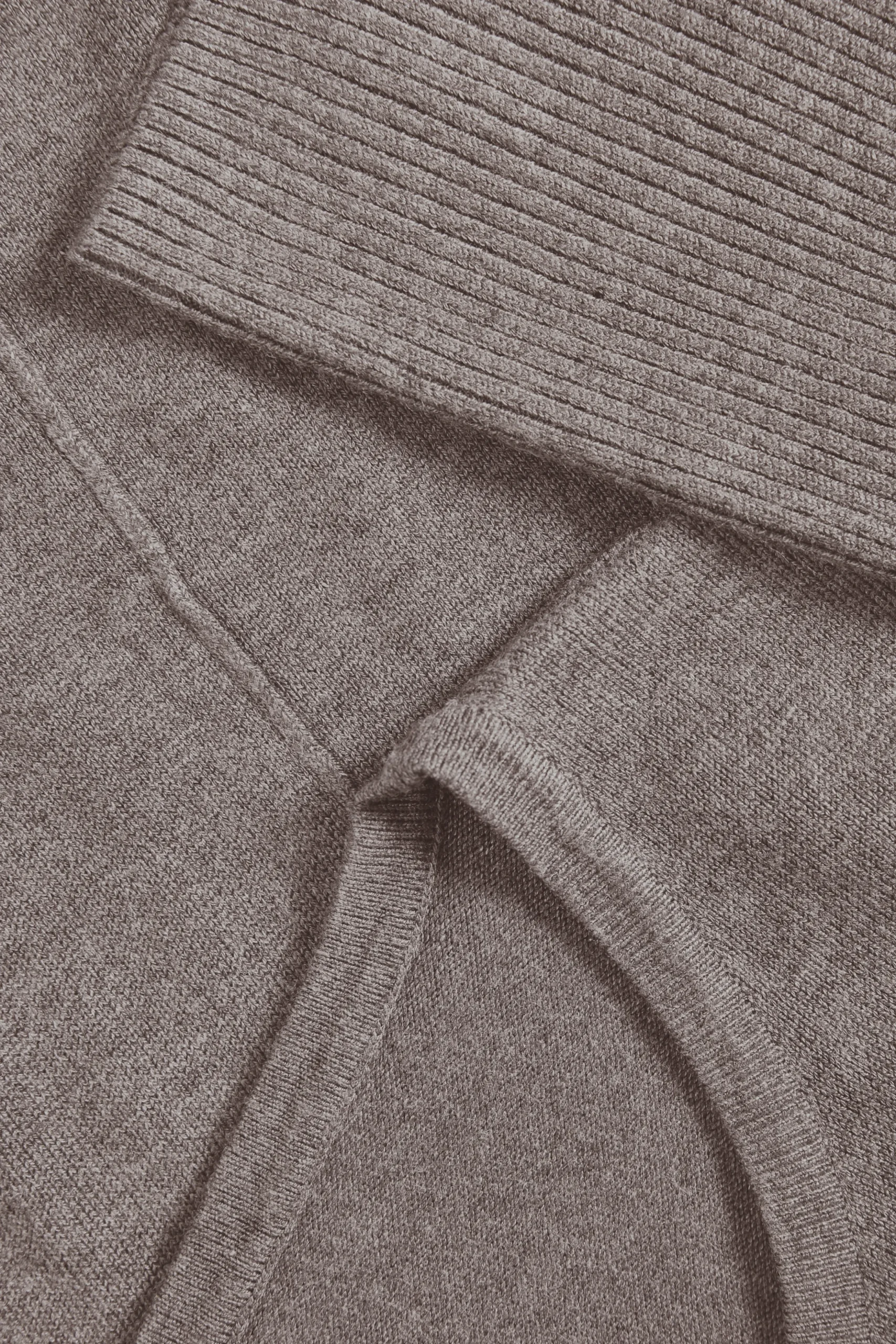 MilaSZ R-Neck Pullover