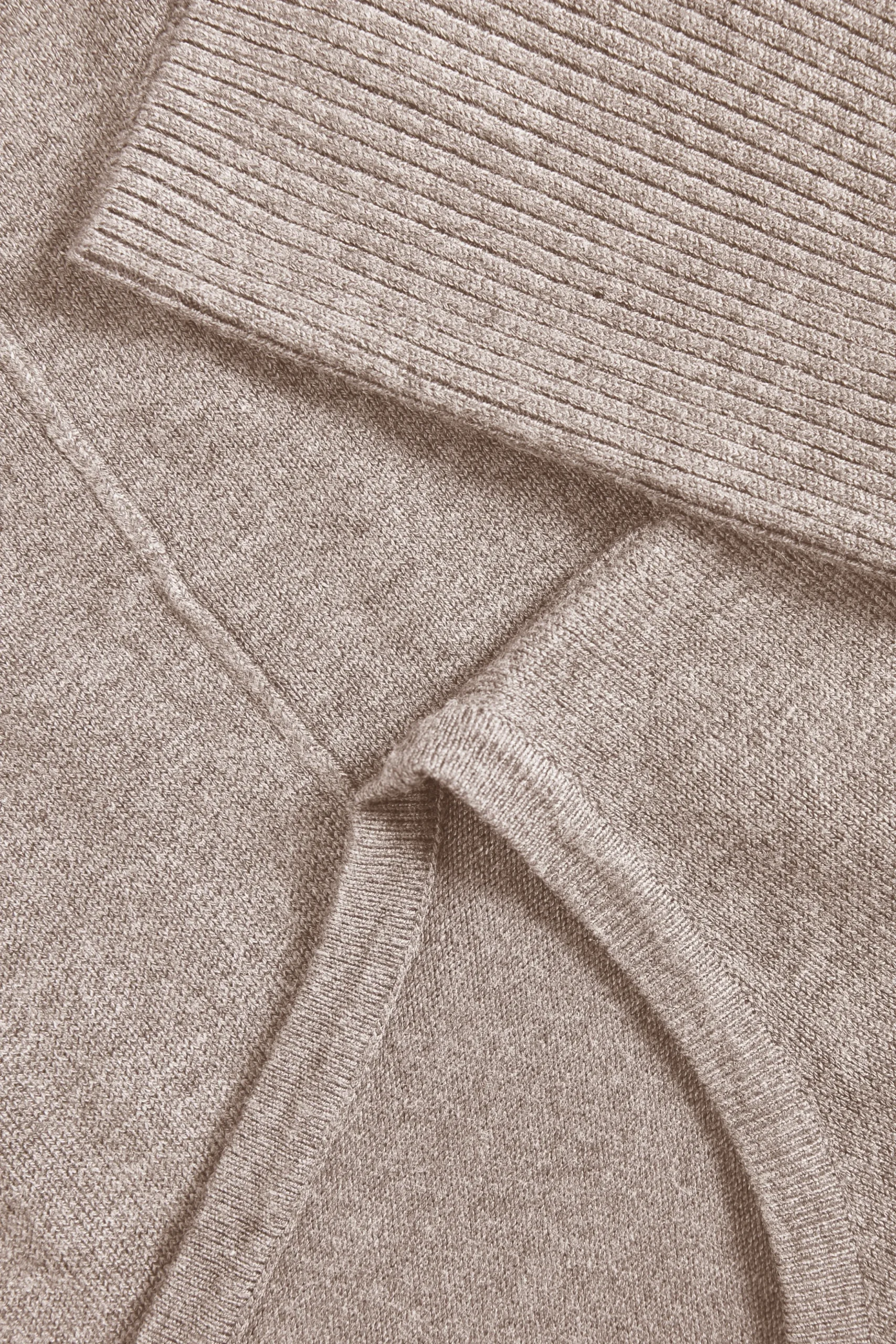 MilaSZ R-Neck Pullover