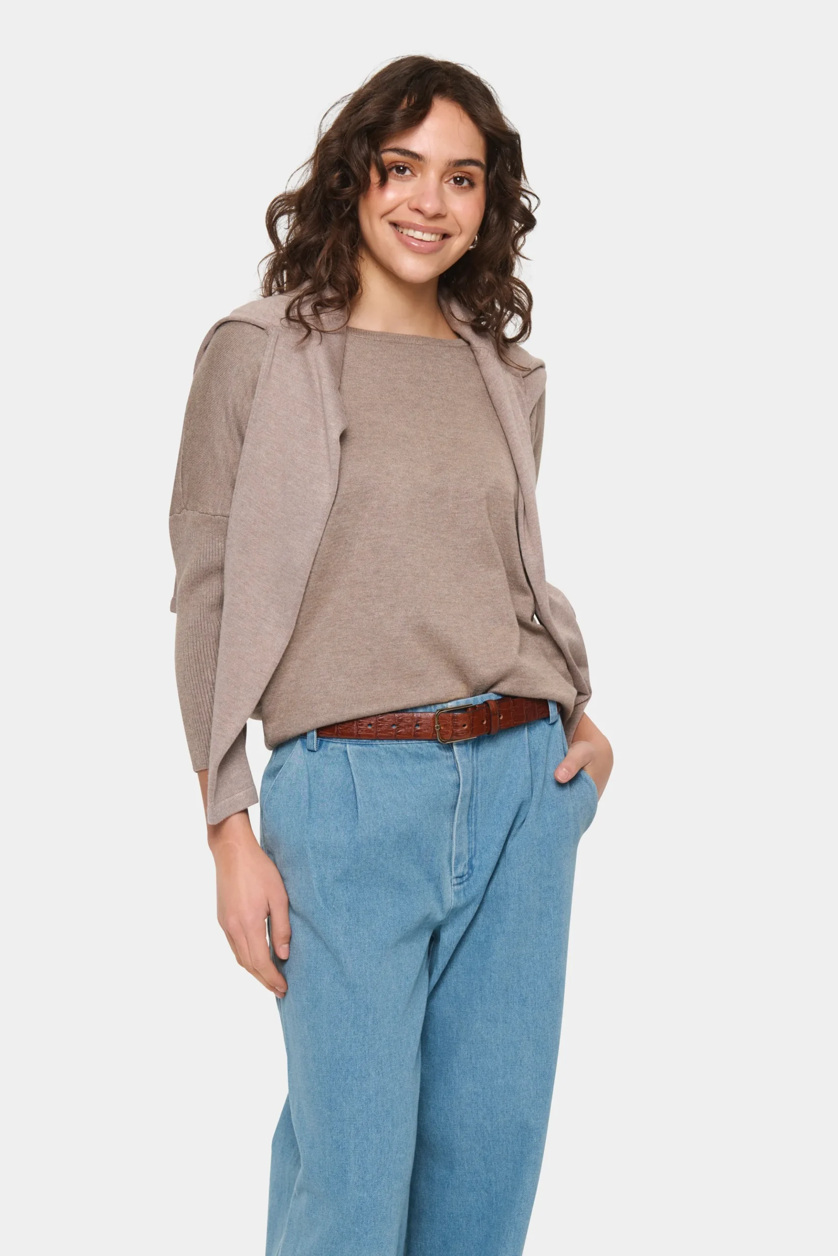 MilaSZ R-Neck Pullover