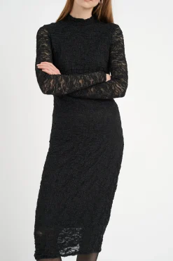 ObyIW Dress