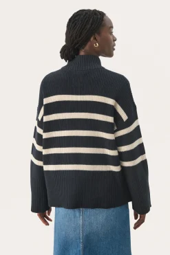 RajanaPW Pullover
