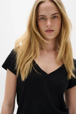 Rena T-shirt