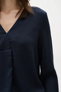 RindaIW Blouse