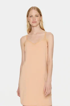 T6540, Dress